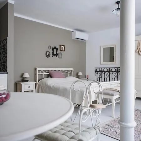Rouge Apartman Free Parking Nearby * Pécs