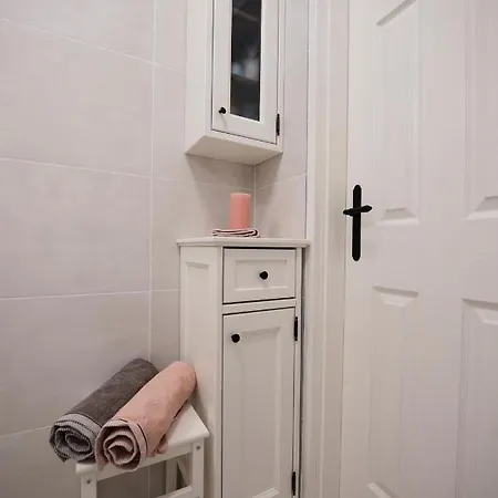 Rouge Apartman Free Parking Nearby Pécs