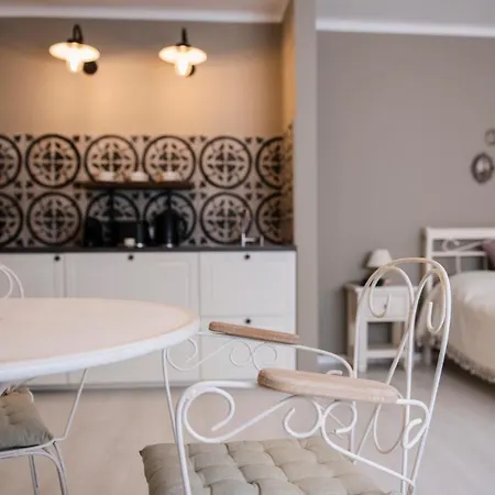 Apartamento Rouge Apartman Free Parking Nearby Pécs