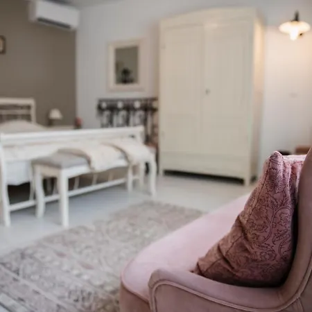 Rouge Apartman Free Parking Nearby * Pécs