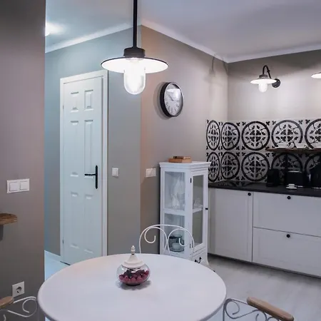 Apartment Rouge Apartman Free Parking Nearby